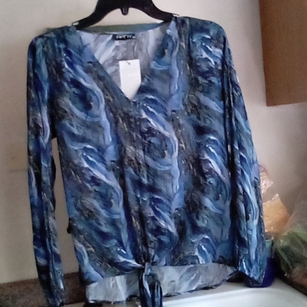 APNY BLUE AND CHARCOAL ABSTRACT MARBLED BLOUSE